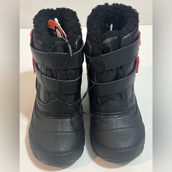 Wonder Nation Kids Black and Red Boys Warm Winter Velcro Boots Size 8 - Picture 1 of 9